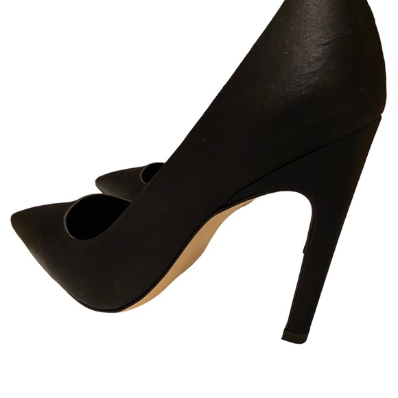 NEW Good American Black Satin Pumps Heels 4” high - Picture 5 of 7